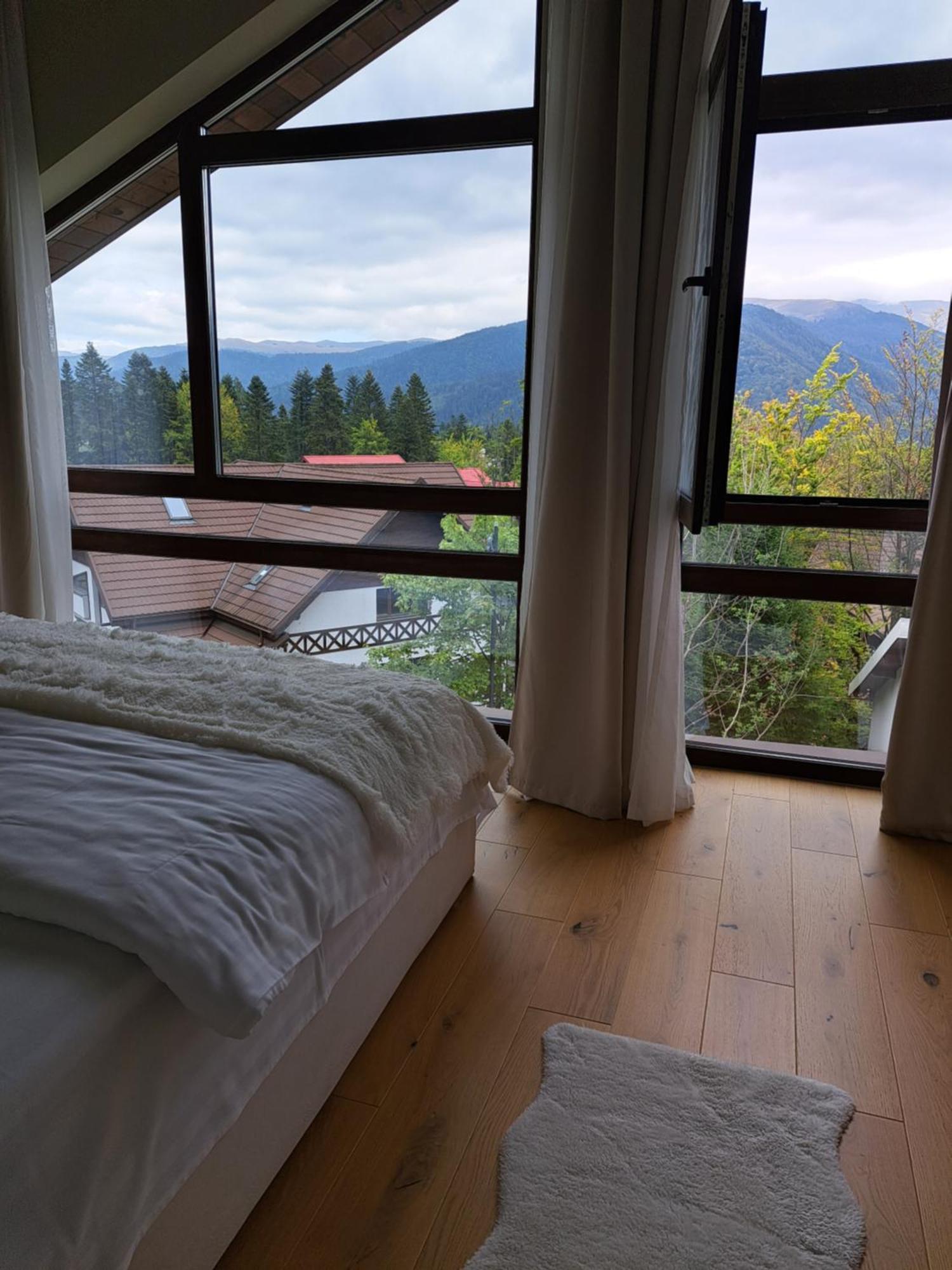 Ferienwohnung The Rock Sinaia Exterior foto